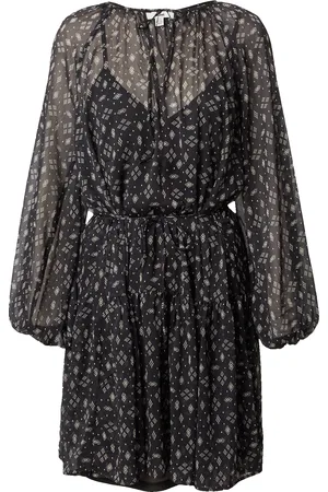 Mavi Kleid