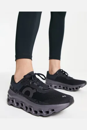 On Running ON Cloudmonster running trainers in triple