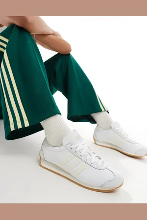 adidas Country OG trainers in off