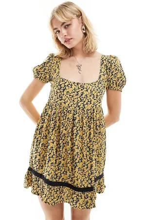 Motel Exclusive beling mini bloom floral puff sleeve smock dress in