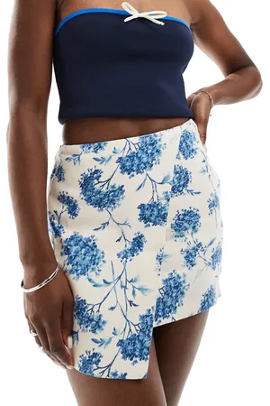 Abercrombie & Fitch Linen blend mini wrap skort in floral print
