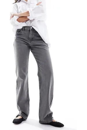Pull&Bear Mid rise straight leg jean in