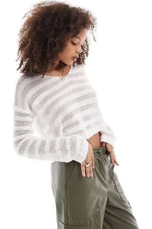 Miss Selfridge Thick and thin knit V neck jumper in cream