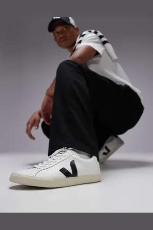 Veja Esplar logo trainer in extra black leather