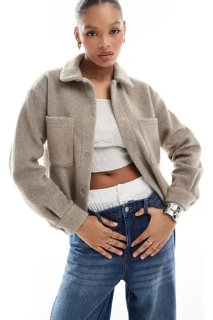 New Look Cropped knitted shacket in mink