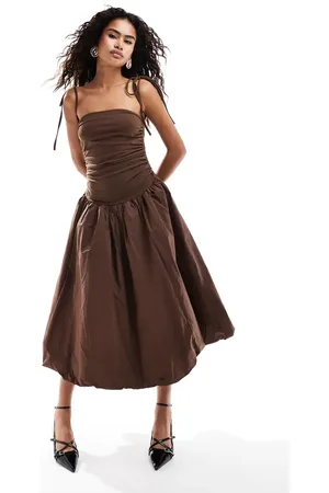Amy Lynn Alexa shoulder tie midi dress in chocolate