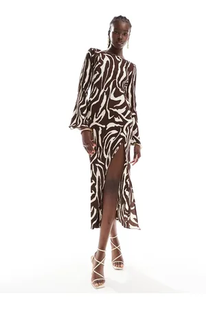 Extro & Vert Plisse maxi dress in brown and cream abstract print