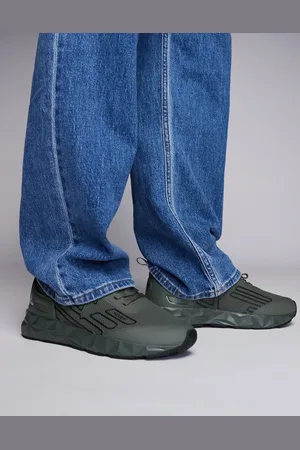 EA7 Logo trainer with design sole in