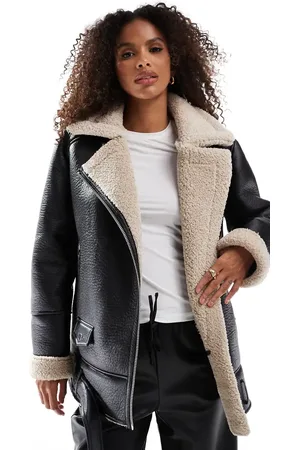 Stradivarius Oversized contrast borg lined aviator in