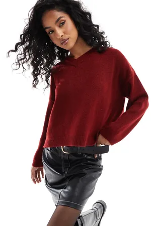 ASOS ASOS DEISGN fluffy knitted v neck jumper in burgundy