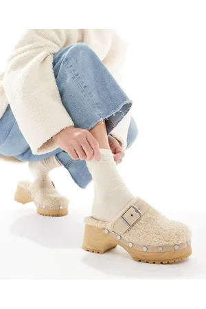 Stradivarius Fur detail clog in beige