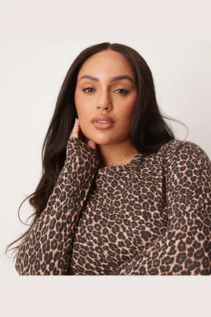 New Look New Look Curve long sleeve bodysuit in leopard print