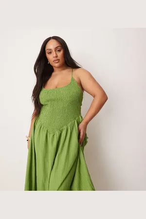 ASOS ASOS DESIGN Curve scoop neck crinkle maxi dress with cross back in