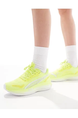 PUMA Velocity Nitro 3 trainers in