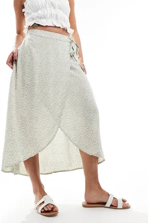 Pieces® Wrap midi skirt in floral print