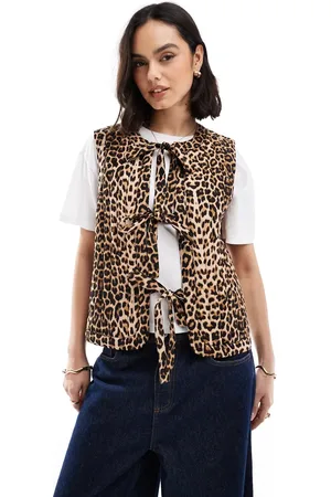 VERO MODA Tie front gilet in leopard print