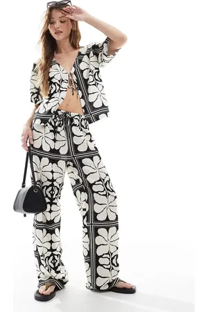 4th & Reckless Linen blend tie waist beach trouser co-ord in black and white floral print