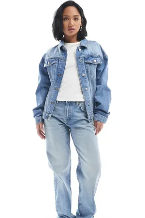 Pull&Bear Petite mid rise straight leg jean in mid