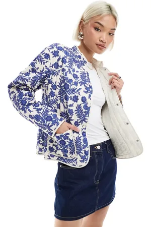 VERO MODA Quilted jacket in cream and blue floral print