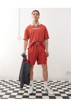 Umbro Football shorts in
