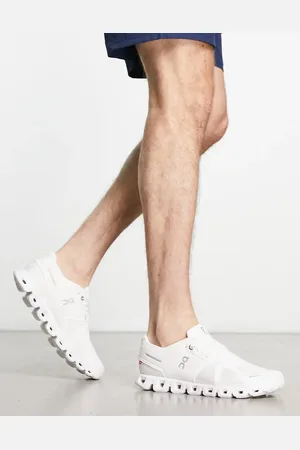 On Running ON Cloud 5 all day trainers in natural