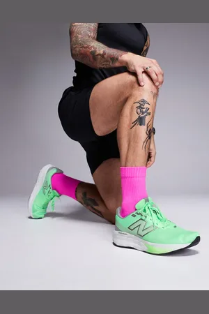 New Balance 520 running trainers in