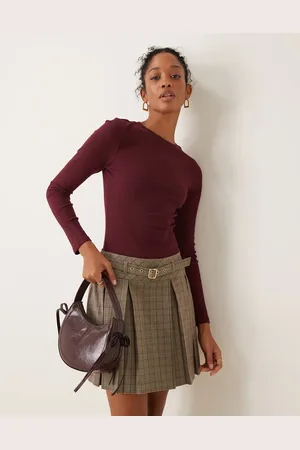 New Look Crew neck long sleeve bodysuit in burgundy