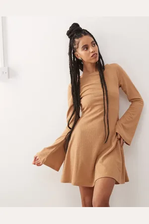 Reclaimed Textured jersey flare sleeve boho mini dress in mocha