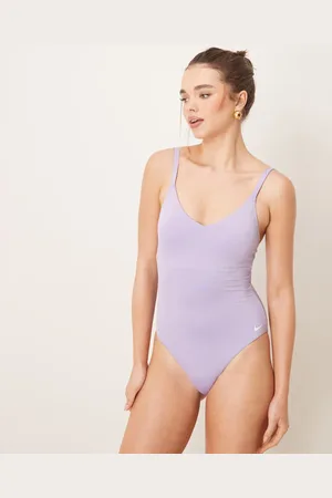 Nike Nike Essential v neck one piece swimsuit in