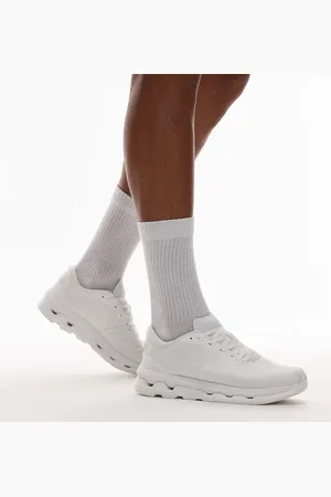 On Running ON Cloudzone all day running trainers in