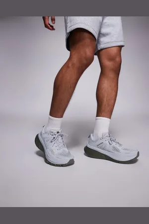 Saucony Guide 18 running trainers in cloud and olive