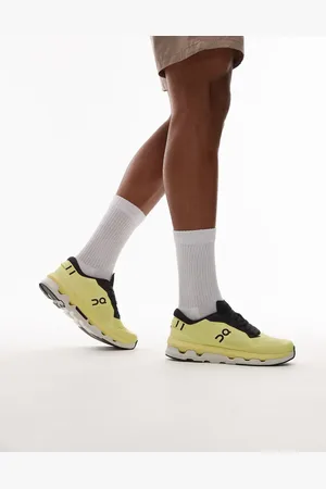 On Running ON Cloudzone running trainers in