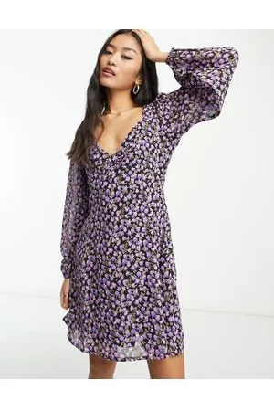New Look Long sleeve sweetheart mini dress in lilac floral