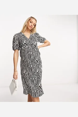 Mama;licious Mamalicious Maternity short sleeved midi dress in zebra print