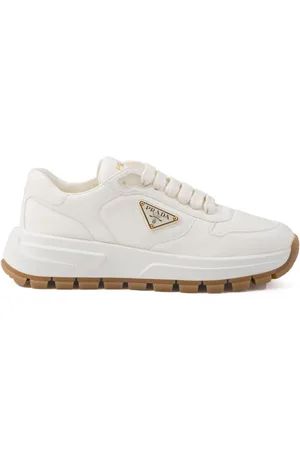 Prada Sneakers mit Triangel-Logo