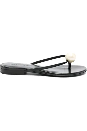 MAGDA BUTRYM Perlenbesetzte Ledersandalen