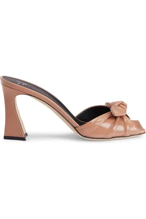 Giuseppe Zanotti Gabriiela Mules