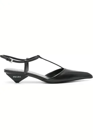 Prada Pumps mit spitzer Kappe 35mm