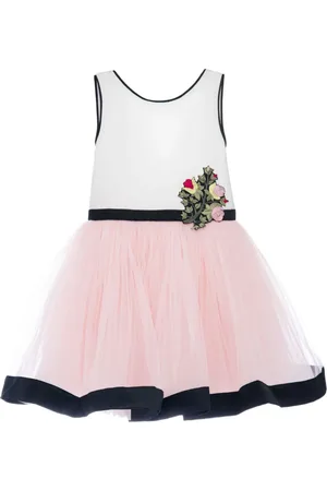 Tulleen Kleid aus Tüll mit Blumenapplikation