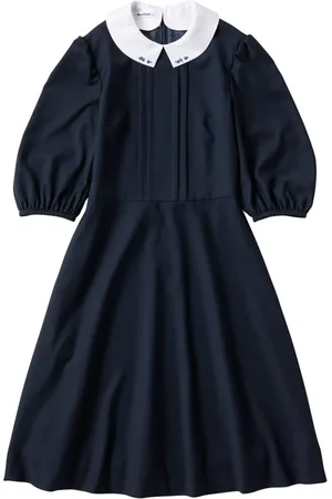 Familiar Biesenkleid mit Blumenstickerei