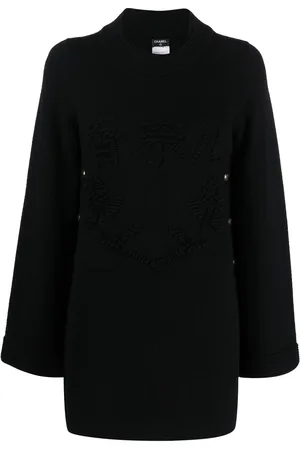 CHANEL 2010 Kaschmirkleid mit CC-Stickerei