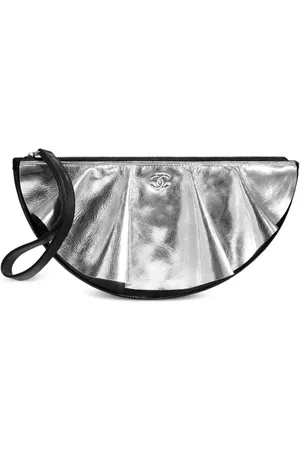 CHANEL 2020 Rautenstepp-Clutch mit drapiertem Metallic-Einsatz