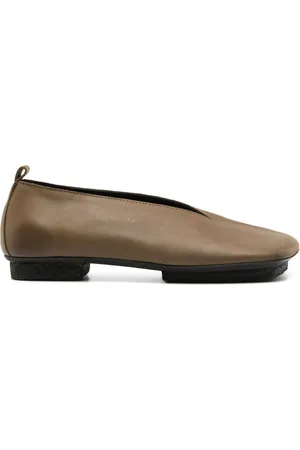 UMA WANG Ballerinas mit asymmetrischer Kappe