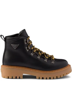 Prada Stiefel mit Schnürung