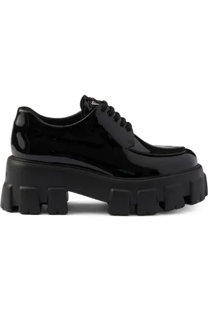 Prada Monolith Schnürschuhe aus Lackleder