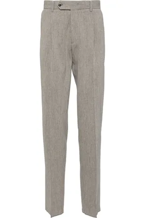 MAN ON THE BOON. Klassische Tapered-Hose