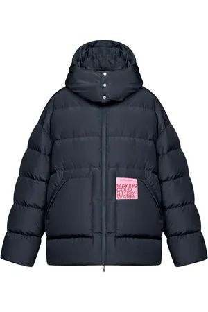 Monochrome Daunenjacke mit Logo-Patch
