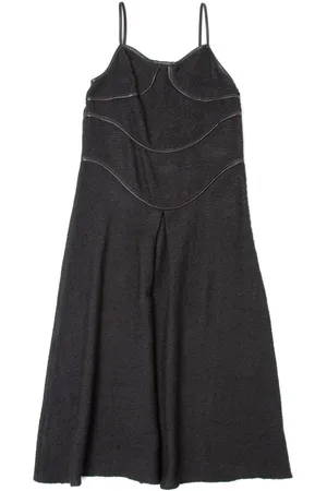 Muller Of Yoshiokubo Ausgestelltes Kleid