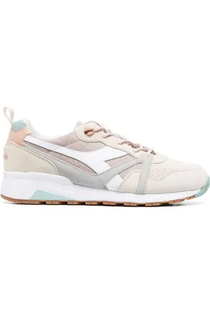 Diadora Sneakers mit Kontrasteinsätzen