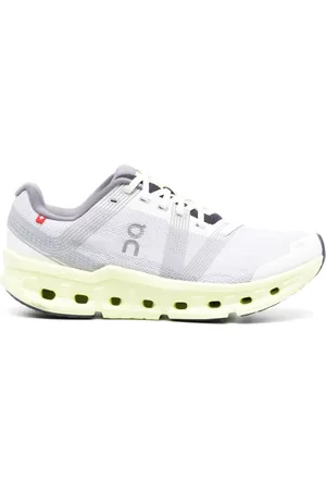 On Running Sneakers mit Schnürung